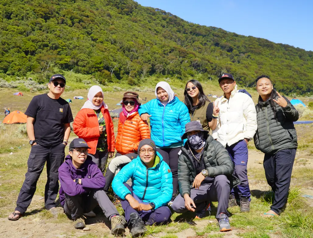 Cerita Pengalaman Mendaki Gunung Gede via Putri