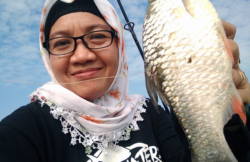 Evitri Handayani: Selaraskan Hiking Dengan Mancing