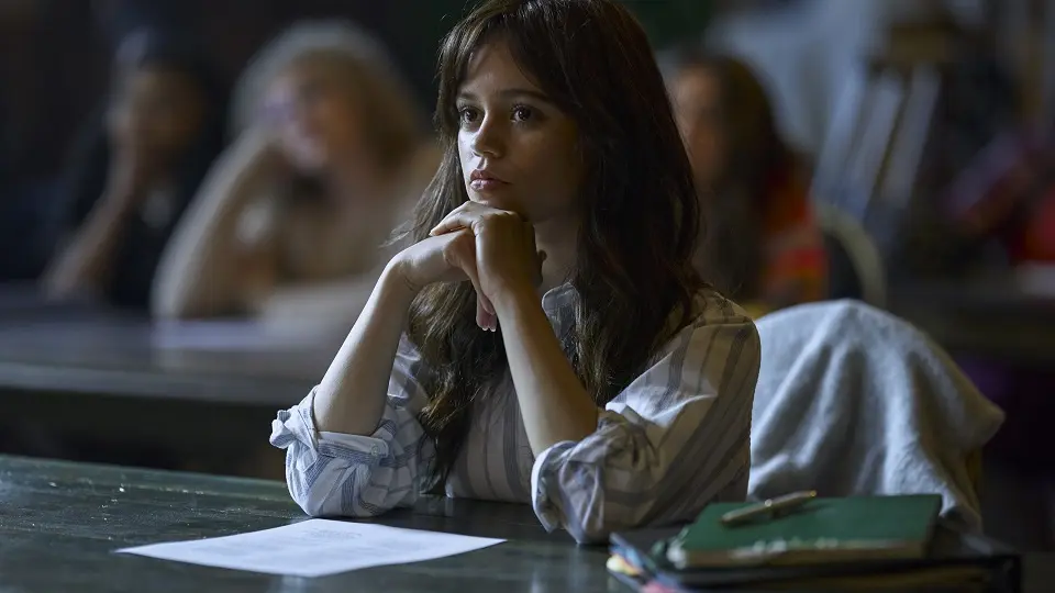 Review Film Miller’s Girl, Inspirasi Cerita dari Hubungan Tak Pantas