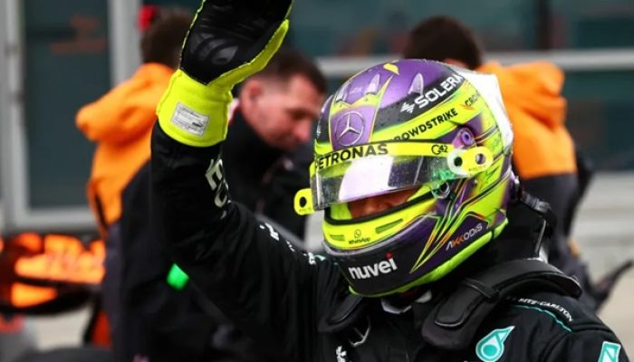 lewis-hamilton-senang-dengan-peningkatan-mercedes