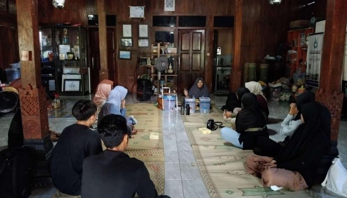 relawan-dompet-dhuafa-belajar-tentang-air-hujan-di-sekolah-air-hujan-banyu-bening