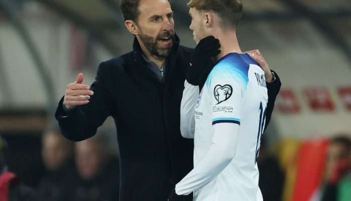 gareth-southgate-didesak-mainkan-cole-palmer-daripada-bukayo-saka