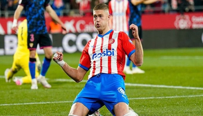 artem-dovbyk-masuk-daftar-target-milan,-jika-gagal-datangkan-zirkzee