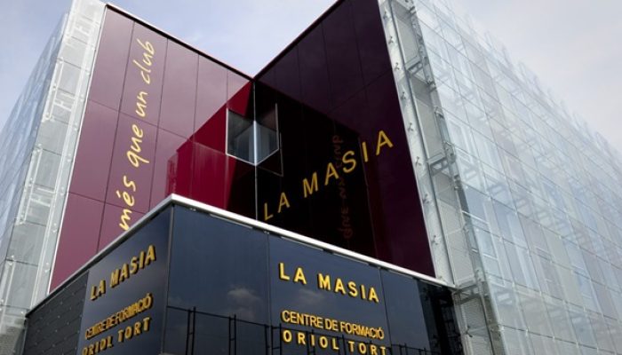 barcelona-menyetujui-kesepakatan-untuk-kontrak-striker-berbakat