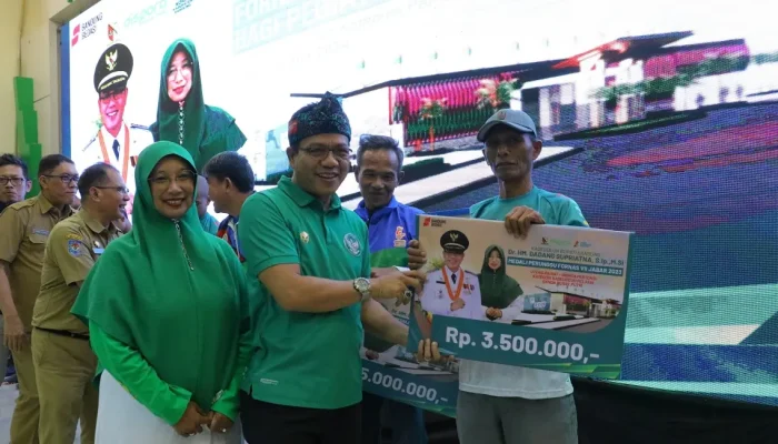 pemkab-bandung-gelontorkan-rp-1,327-miliar-untuk-kadeudeuh-pelatih-dan-penggiat-fornas-vii