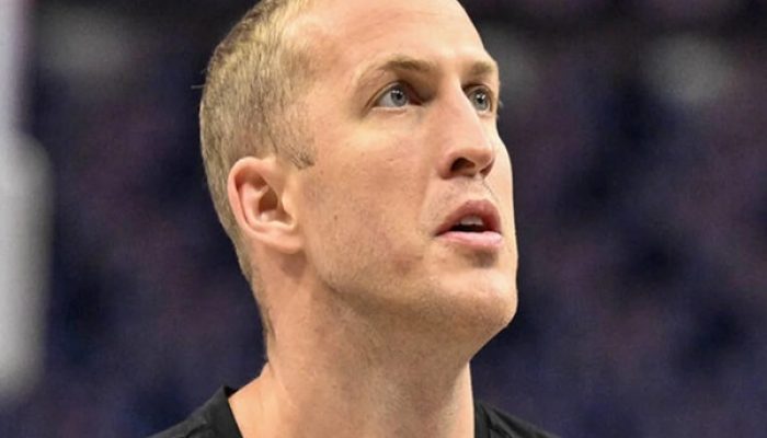 mason-plumlee-telah-sepakat-gabung-dengan-suns
