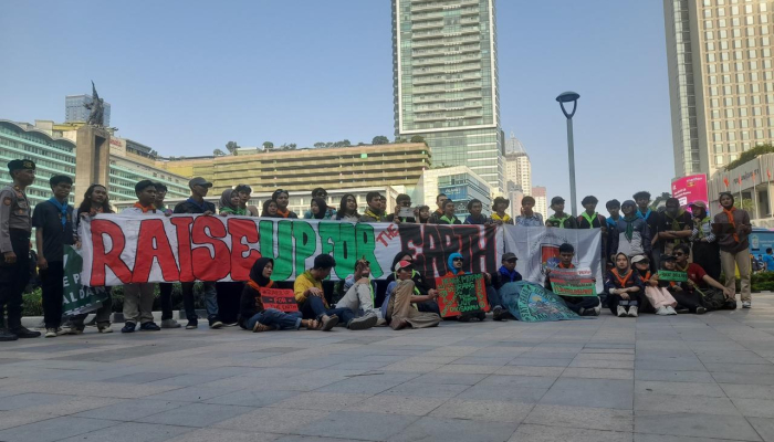 melalui-kampanye-di-car-free-day-bundaran-hi,-mapala-jabodetabeka-ingatkan-dampak-krisis-iklim