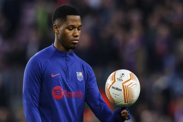 hansi-flick-sayangkan-apa-yang-dialami-ansu-fati