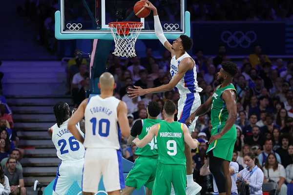 victor-wembanyama-sempat-tegang-sebelum-debut-di-olimpiade-paris-2024