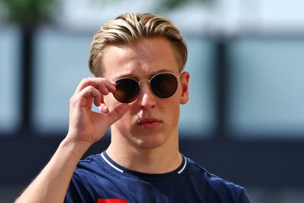 christian-horner-bagikan-kabar-terbaru-liam-lawson