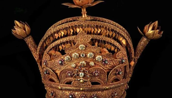 mahkota-siak,-kilau-kejayaan-hingga-pengorbanan-untuk-republik