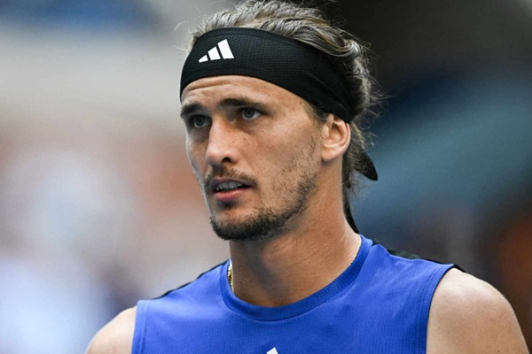 terjungkal-di-us-open,-alexander-zverev-akui-bermain-dengan-buruk