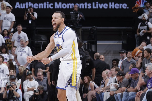 stephen-curry-ingin-pensiun-bersama-golden-state-warriors