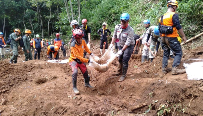 tantangan-pencinta-alam-dalam-merespon-risiko-bencana-industri
