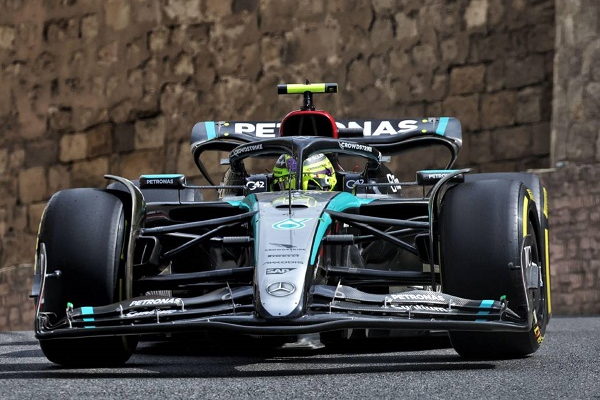 toto-wolff-tak-kaget-dengan-kesulitan-hamilton-di-gp-azerbaijan
