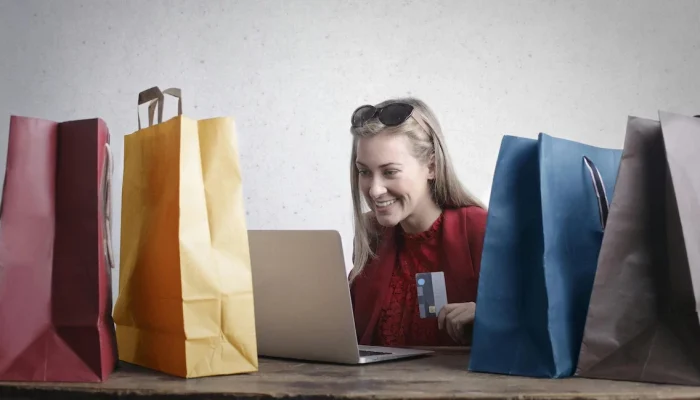 jadi-tren-anak-muda-indonesia,-apa-itu-doom-spending?