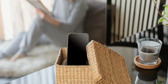 Mengenal JOMO, Seni Menikmati Hidup tanpa Takut Ketinggalan