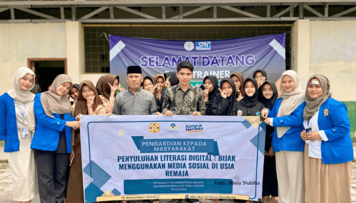 mahasiswa-universitas-pamulang-gelar-penyuluhan-literasi-digital-di-kabupaten-serang