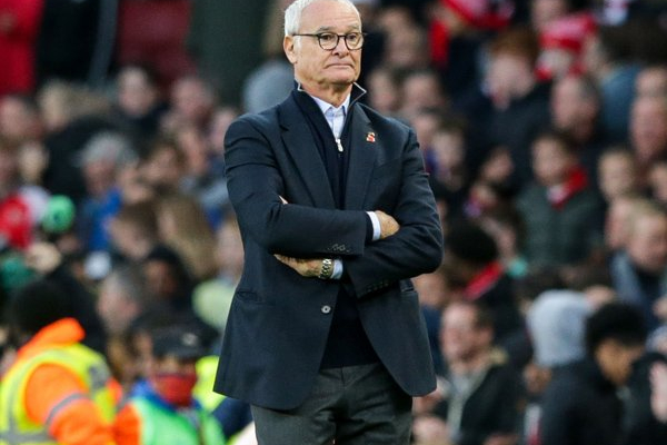 mau-bawa-totti-dan-de-rossi?-claudio-ranieri:-tenangkan-dulu-ruang-ganti