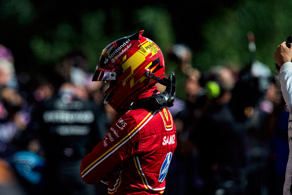 carlos-sainz-jr-tak-tutup-peluang-akan-kembali-ke-ferrari-di-masa-mendatang