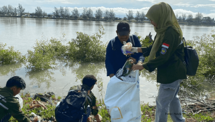 menyikapi-permasalahan-sampah-plastik-di-perkotaan-:-tindakan-untuk-masa-depan-yang-lebih-baik