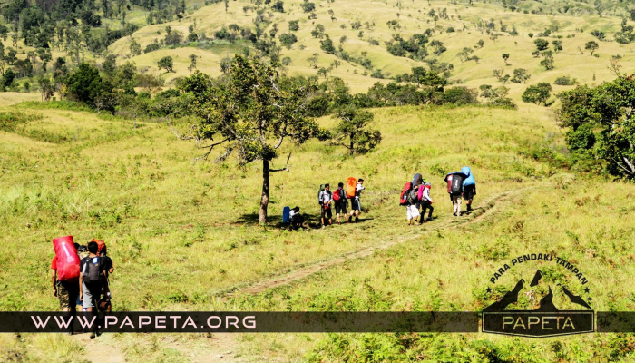 sebuah-tulisan-popular-untuk-pendaki,-papeta,-rinjani-dan-persahabatan