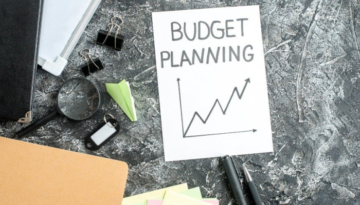 9-tips-atur-budget-saat-momen-natal-dan-tahun-baru,-biar-gak-boncos