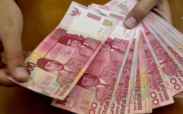 umk-karawang-2025-naik-6,5%,-tertinggi-kedua-se-indonesia