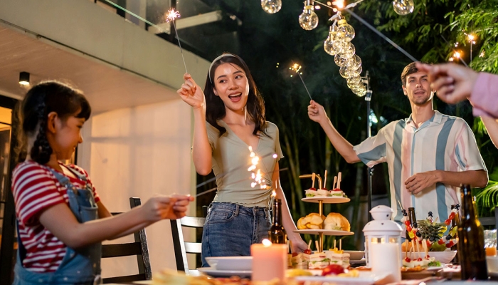 malam-tahun-baru-di-rumah?-ini-caranya-agar-seru-dan-berkesan