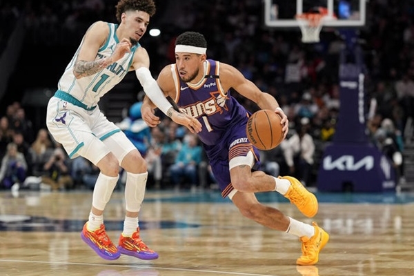 lamelo-ball-gemilang,-charlotte-hornets-benamkan-suns