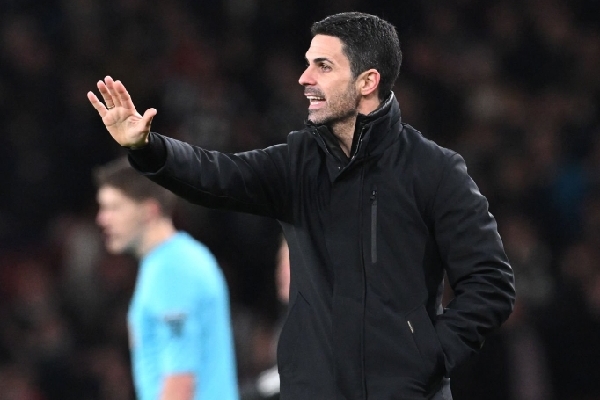 mikel-arteta-soroti-bola-sebagai-faktor-kekalahan-arsenal-dari-newcastle