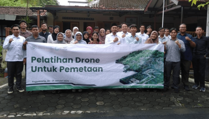 pusat-studi-bencana-ugm-dan-geo-art-science-selenggarakan-pelatihan-drone-untuk-pemetaan