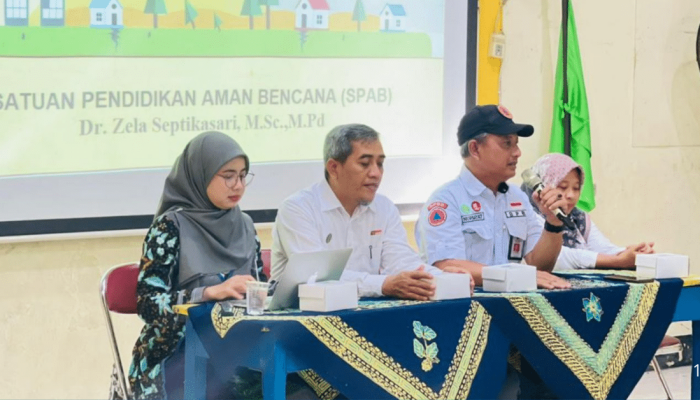 pelatihan-satuan-pendidikan-aman-bencana-di-sdn-1-ungaran-kota-yogyakarta