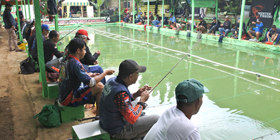 Ipank Benjol : Buka Seminggu 2 Kali, Sabtu Gaplean, Minggu Spesial Lomba