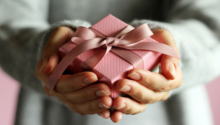 kado-ulang-tahun:-tak-sekadar-benda,-ini-tentang-rasa