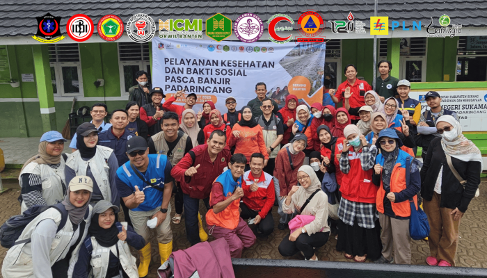 relawan-medis-gabungan-turun-bantu-korban-banjir-terparah-di-padarincang-serang-banten