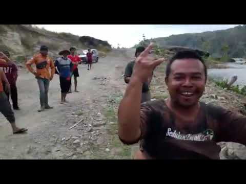 penaburan bibit ikan oleh komunitas MANCING MANIA PONOROGO SELATAN di waduk bendo, ponorogo
