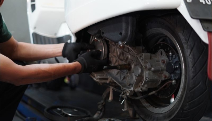 berapa-biaya-servis-vespa-matic?-simak-rinciannya-di-sini!
