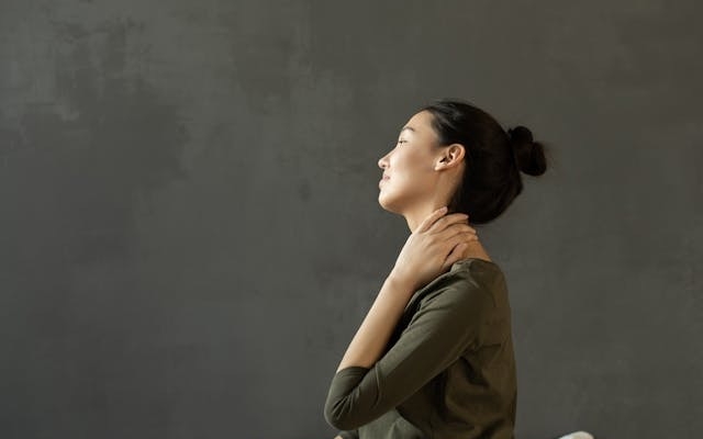 6-tips-menghilangkan-kendur-pada-leher-wanita