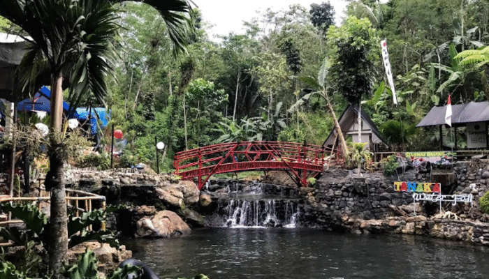 singgah-di-umbulan-tanaka-malang,-sensasi-wisata-air-ala-jepang-di-lereng-gunung-kawi