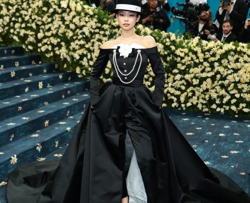 stunning!-ini-gaya-4-idol-k-pop-di-red-carpet-met-gala-2025