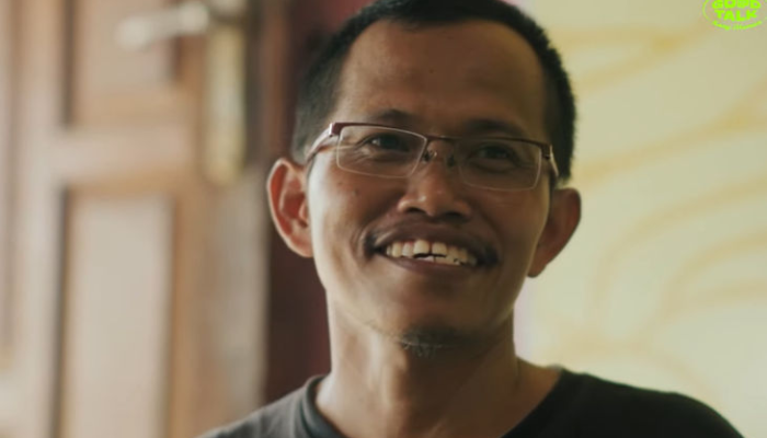 aveus-har-curhat-susahnya-jaring-ide-menulis-sambil-jual-mi-ayam