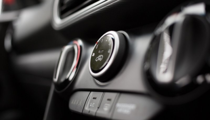 estimasi-biaya-servis-ac-mobil-dan-penyebab-ac-tidak-dingin