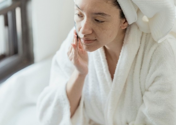 lakukan-setiap-hari!-ini-7-cara-agar-kulit-glowing