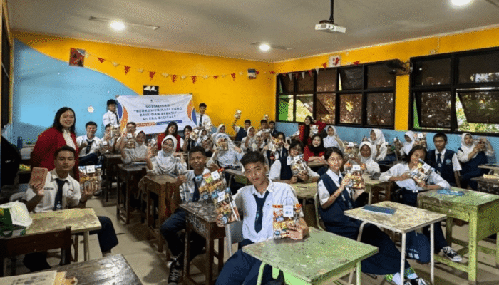 mahasiswa-universitas-mercu-buana-gelar-sosialisasi-komunikasi-digital-di-smpn-231-jakarta
