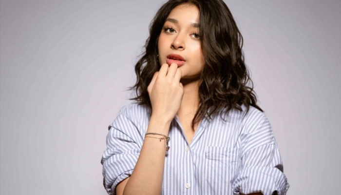 assia-keva-memulai-perjalanan-baru-lewat-single-looking-for-love-in-wrong-places