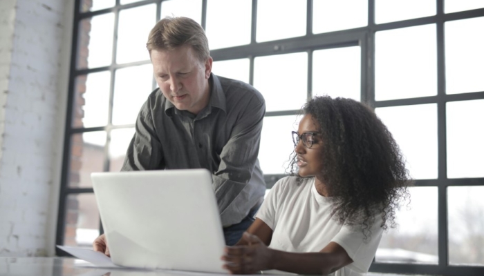 5-tips-menghadapi-partner-kerja-yang-malas-agar-profesional