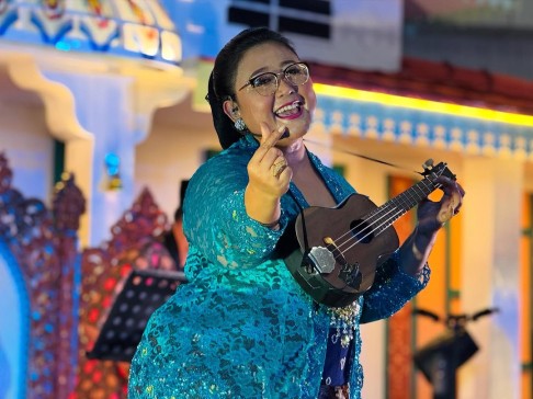 seniman-musik-keroncong-endah-laras-tampil-di-jepang