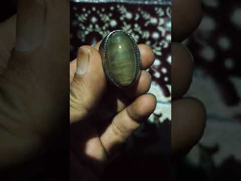 Batu langka Pandan sutera golden