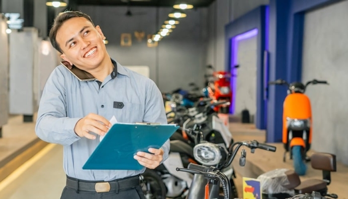 7-tips-memulai-usaha-dealer-atau-reseller-motor-listrik-dengan-budget-terbatas